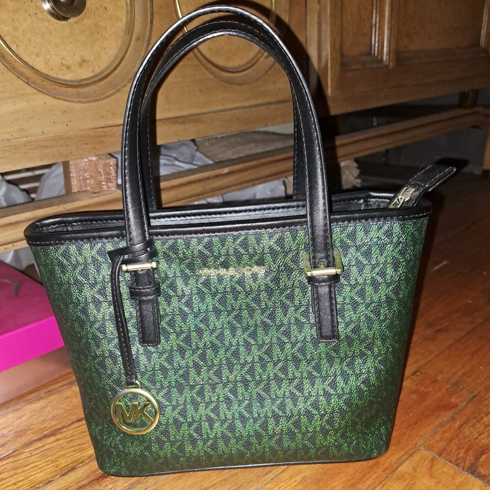 Michael Kors XS Jet Set Zip Top Tote Purse